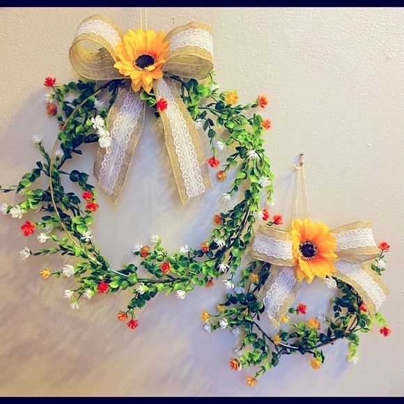 (Pair) Gold Sunflower Hoop Wreath - Picture 1 of 8